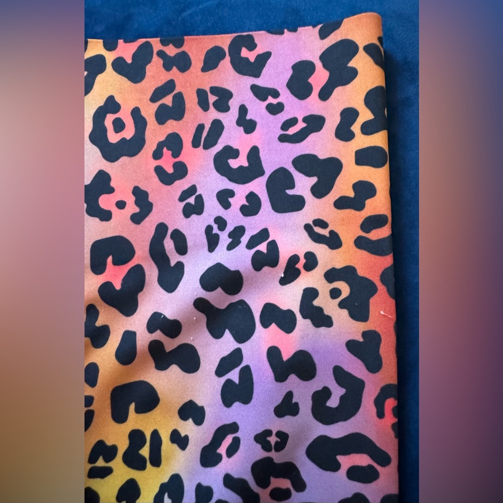 Savage X Fenty Hotline Caramel Leopard Legging & Sports Bra Set - Picture 7 of 8